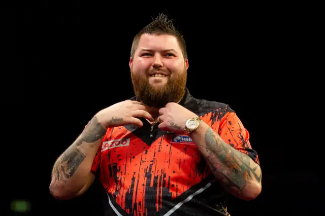 Smith finally seals Premier League Darts weekly title with triumph on Tyneside over Clayton