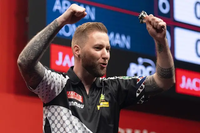 Noppert freezes out Van Gerwen, Van Duijvenbode storms past Wright at Dutch Darts Masters