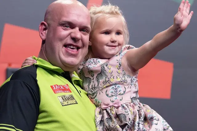 Van Gerwen celebrates World Matchplay with family in Mallorca: 'Enjoy the moment, that's the most important thing'