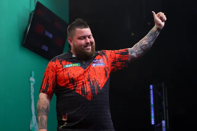 Sensational Smith continues incredible form with US Darts Masters win over Van Gerwen