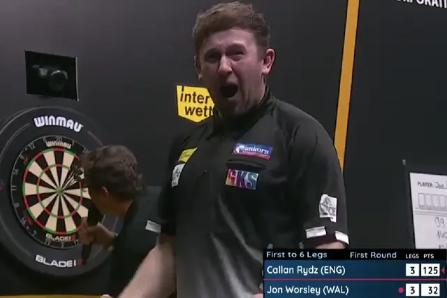 (VIDEO) Rampant Rydz produces exceptional bull-bull 125 checkout en route to Worsley win