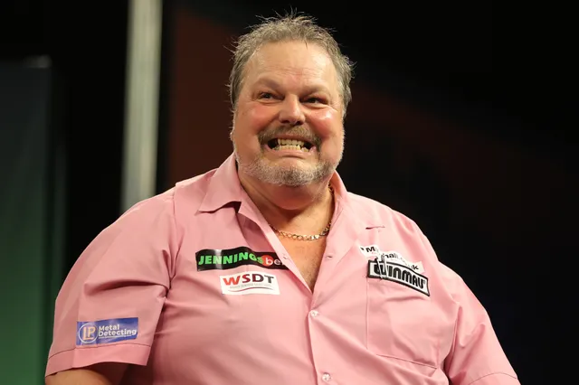''The man doesn't give a sh*t about players outside the top 10'' - Former darts star fires shots at PDPA chairman Peter Manley
