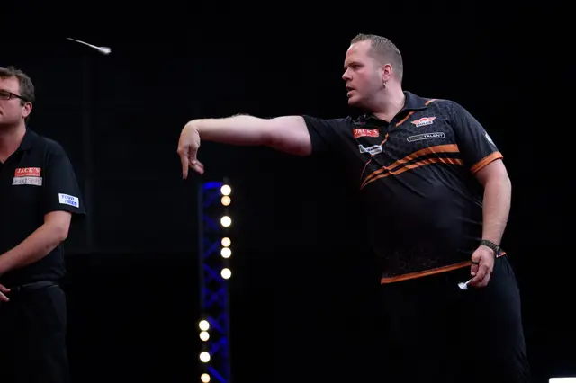 Van Duijvenbode seals four consecutive legs en route to dispatching Anderson, Wade ends Gates run at World Series of Darts Finals