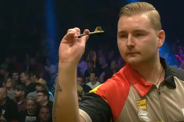 Hospital check for Van den Bergh after repeat of German Darts Open health scare: "There will have to be further investigations"