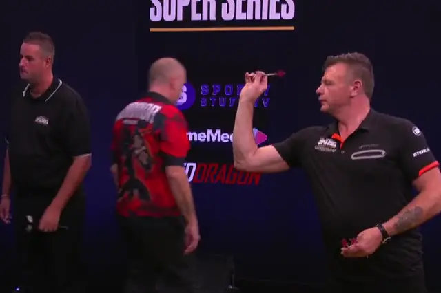 VIDEO: Mason ends Group A of MODUS Super Series with superb 10-darter on the bull