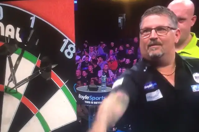 VIDEO: Anderson hits alternative nine-darter at World Grand Prix during Van Gerwen defeat