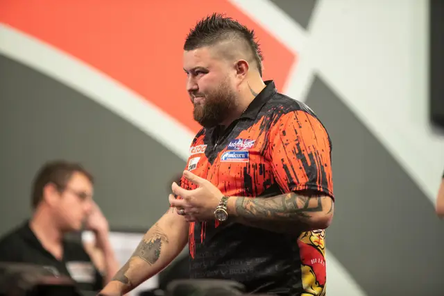 Smith survives Schindler scare in nail biting clash, books Last 16 spot against Cullen at PDC World Darts Championship