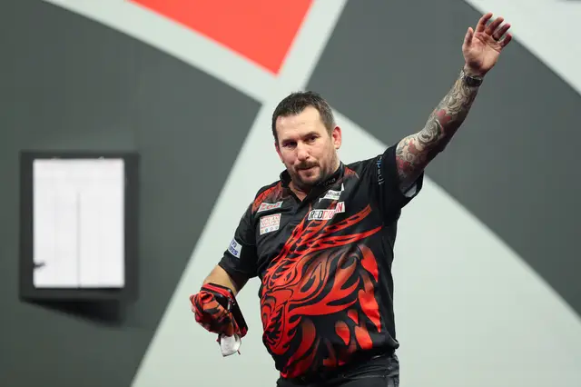 "I always think I'm a contender": Clayton reaches Quarter-Finals for first time at PDC World Darts Championship