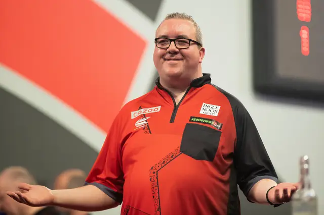 Bunting survives comeback and dumps out Aspinall, Van Duijvenbode dispatches Ratajski as Masters continues