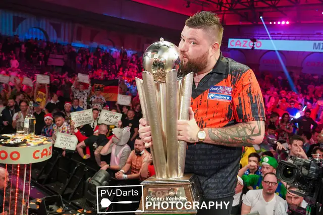 World Champion Michael Smith receives welcome back to home town with congratulations on matrix board