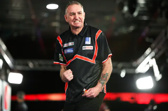 Burnett stuns Wright at UK Open, first major Quarter-Final for Adam Gawlas