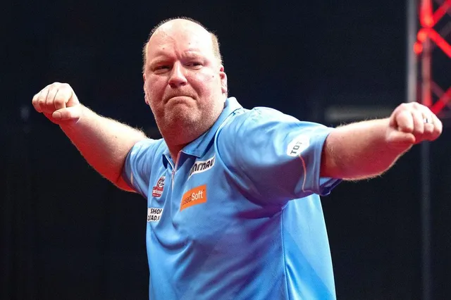 Vincent van der Voort rolls back the years with nine darter at Players Championship 20