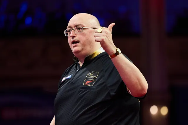 Andrew Gilding stars with 107 average as Raymond van Barneveld suffers first round defeat at Players Championship 20