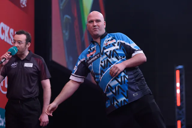 Michael Smith and Rob Cross escape missed matchdarts to reach 2024 World Series of Darts Finals quarter-finals