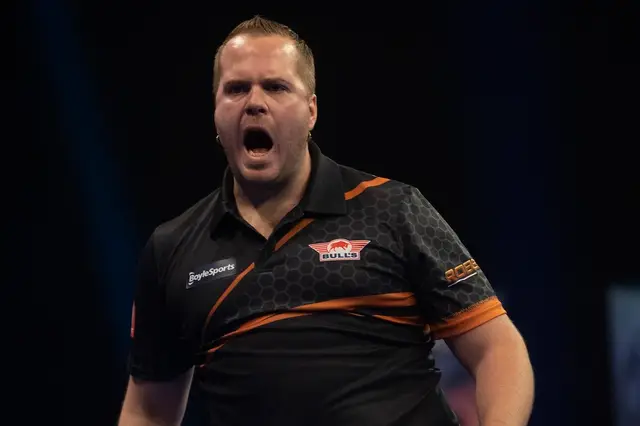 Van Duijvenbode books semi-final spot with brilliant victory over Anderson as dream World Grand Prix debut continues