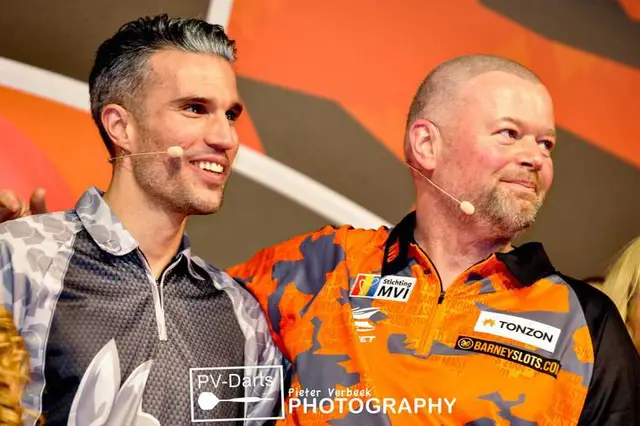 Van Barneveld wins in farewell exhibition tournament at AFAS Live