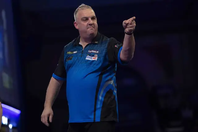 Richardson leads Warburton and Burnett by leg difference after opening day in Online Darts League Group C
