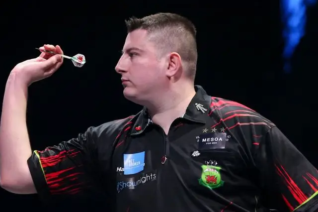 Kenny remains unbeaten to claim PDC Home Tour II Group Nine, joined by Dobey and Bates in next phase