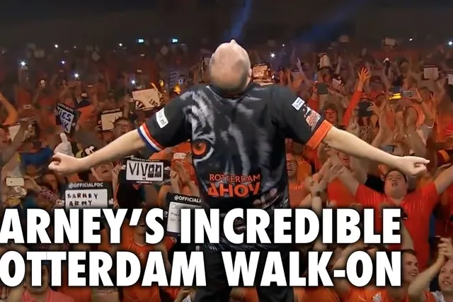 THROWBACK VIDEO: Raymond van Barnevelds fantastischer Auftritt bei der allerersten Premier League im Ahoy Rotterdam