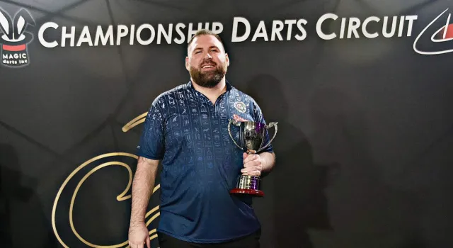 Spellman gewinnt nach seinem Comeback den CDC Continental Cup und ist erster Qualifikant für die US Darts Masters
