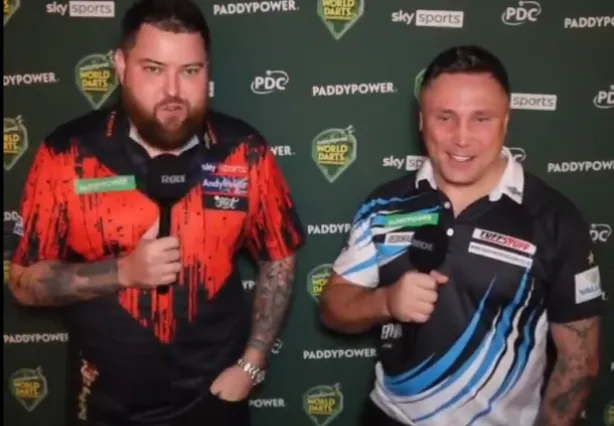 VIDEO: Michael Smith und Gerwyn Price kommentieren das "beste Leg aller Zeiten"