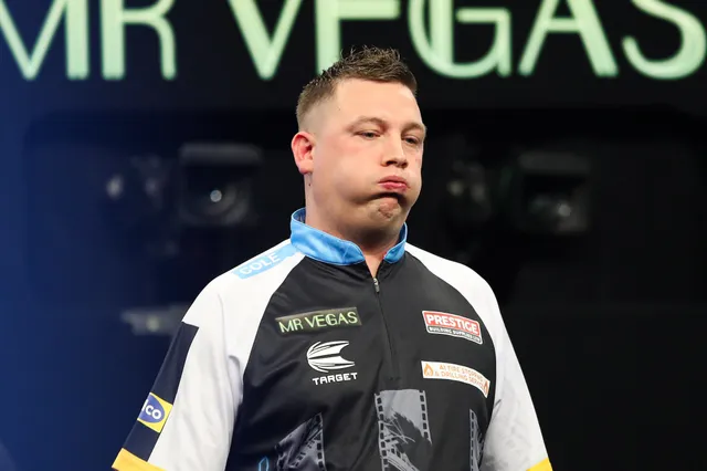 "Ich muss mich ernsthaft zusammenreißen" - Chris Dobey entschuldigt sich nach einer "absoluten Shitshow" in der ersten Runde der Players Championship Finals