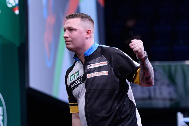 Chris Dobey und Rob Cross starten mit einem Sieg in die Premier League
