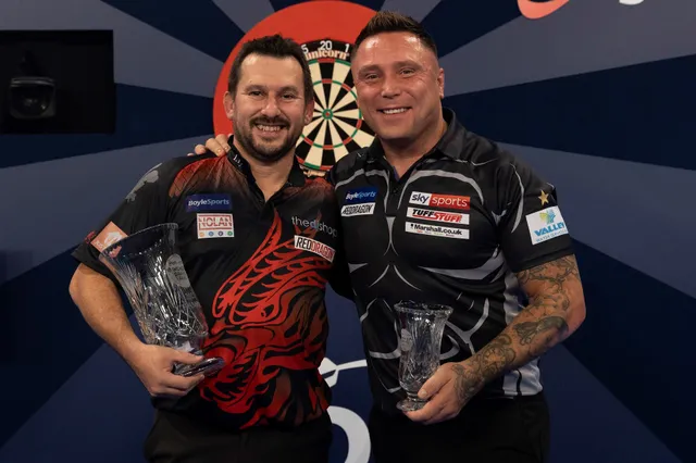 VIDEO: De waanzinnige set tussen Clayton en Price in finale World Grand Prix