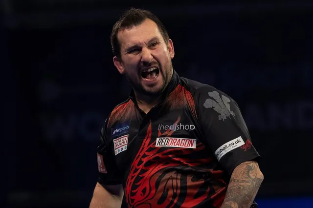 Clayton geeft titelverdediger Price pak slaag in finale World Grand Prix