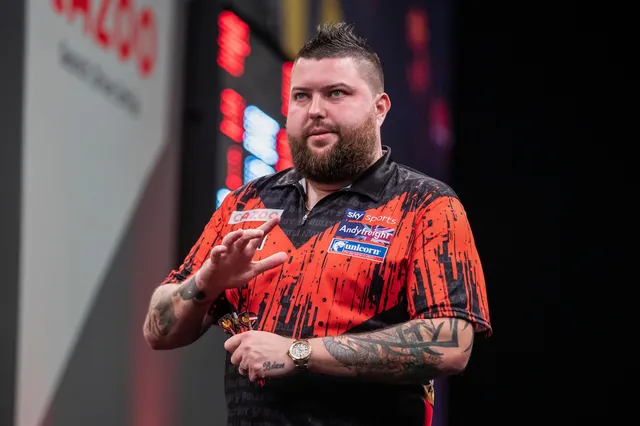 Smith kan nederlaag tegen Van Gerwen best relativeren: "Hij is nog steeds de beste speler ter wereld"