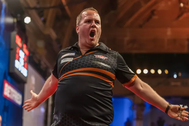 Van Duijvenbode debuteert in top-10 wereldranglijst, Aspinall klimt naar vijfde plek na World Matchplay-titel