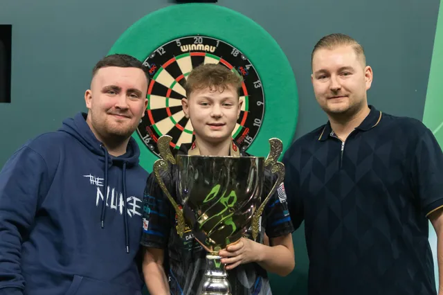 13 jarige Lex Paeshuyse volgt Luke Littler op en is de nieuwe JDC-wereldkampioen