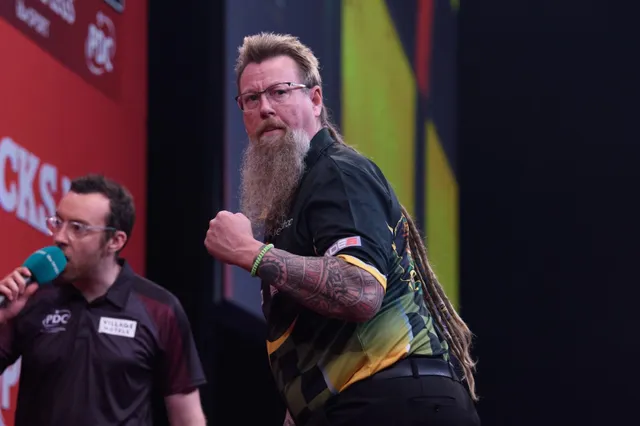 Van teleurstelling op Q-school naar de Circus Tavern: Simon Whitlock en Mervyn King bevestigd voor senioren-WK 2025