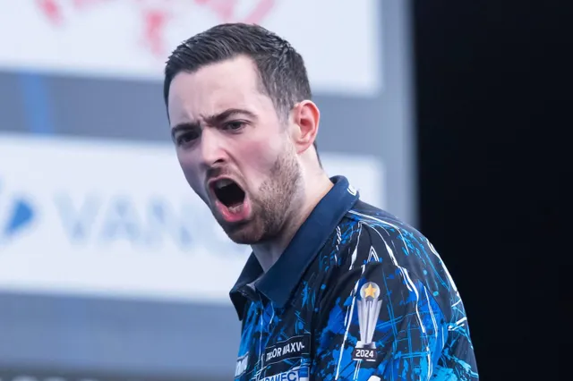 Luke Humphries pakt eerste weektitel in nieuw Premier League-seizoen na ruime zege op Chris Dobey
