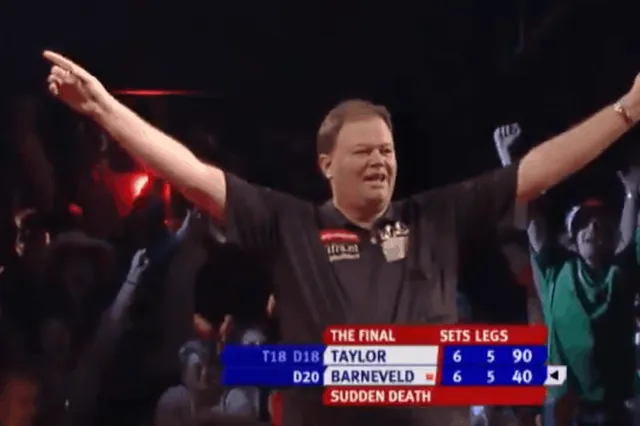 THROWBACK VIDEO: De legendarische WK-finale tussen Raymond van Barneveld en Phil Taylor uit 2007
