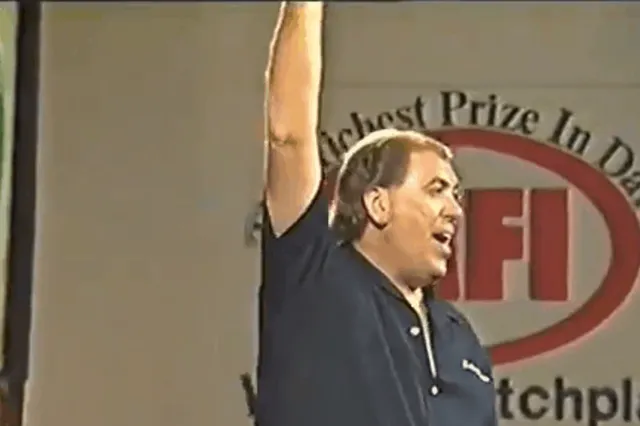 THROWBACK VIDEO: John Lowe gooit exact 36 jaar geleden eerste negendarter tijdens televisietoernooi