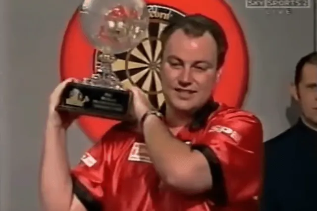 (VIDEO) Herinneringen aan het WK Darts: John Part maakt einde aan heerschappij Taylor op WK Darts
