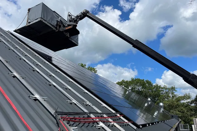 Westerbergen installeert 675 zonnepanelen op dak van Entertainment Centrum