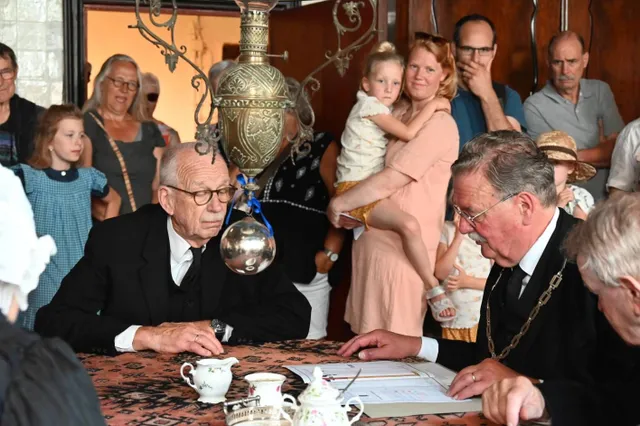 Laat de foto's spreken: Hete Boerendrokte in Ruinerwold levert volop strijd op