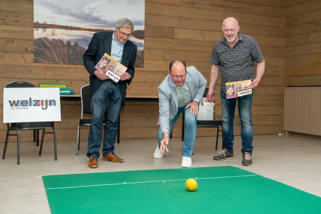 Nieuw Koersplan Welzijn De Wolden uitgereikt
