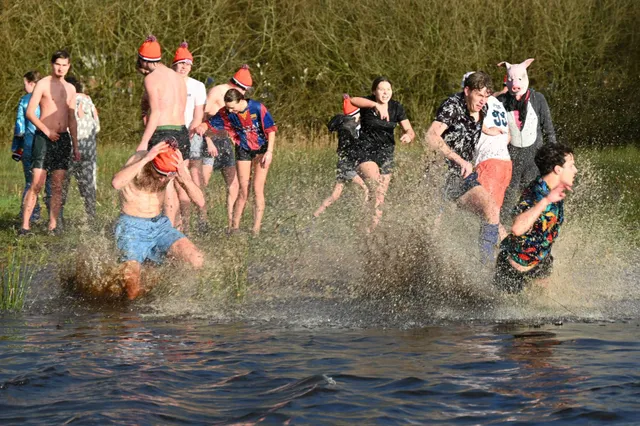 Nieuwjaarsduik in de Reest dit jaar voor zwembad De Slenken