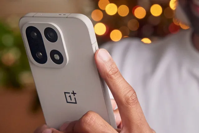 OnePlus 15 wit