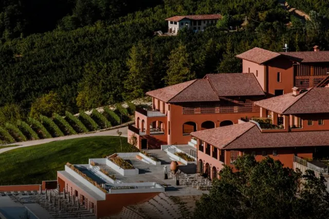 Overnachten tussen de wijngaarden in dit luxe hotel in Italië