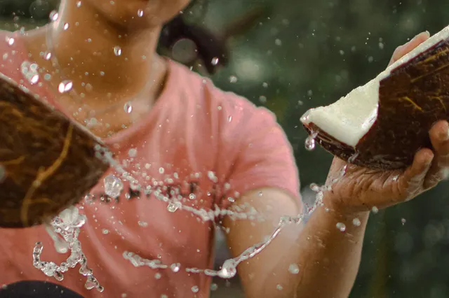 6 redenen waarom kokoswater je ultieme gezondheidsmaatje is