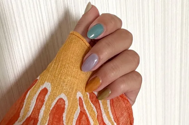 Nagels laten doen? Dit zijn je opties én de voor- en nadelen ervan