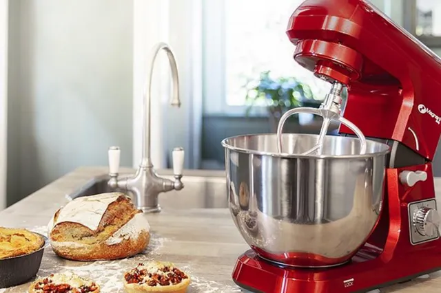 De lekkerste baksels op tafel dankzij spotgoedkope keukenmachine van Action