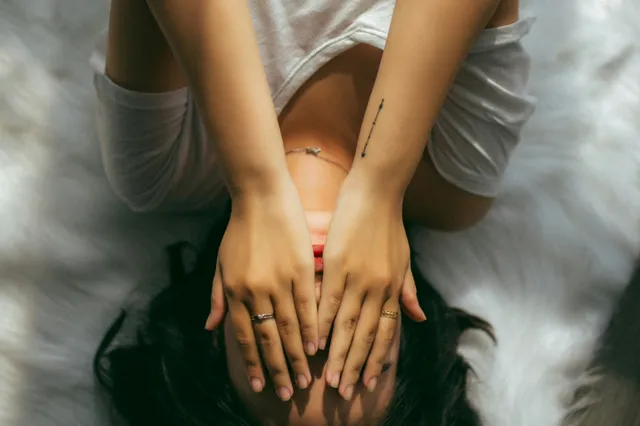 Carien (32): "Ik heb mijn moeder met een ander betrapt"