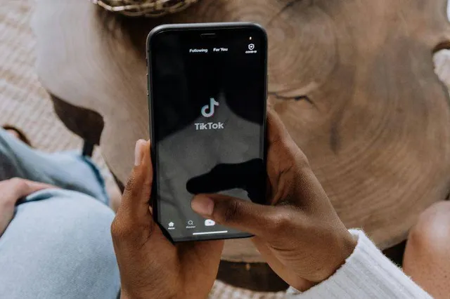 tiktok cancelt deze ouderwetse kledingregels