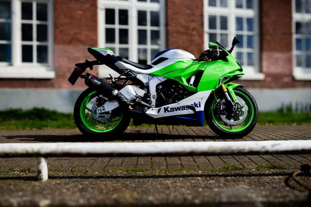 Feestelijke Kawasaki Ninja ZX-6R is een ongelooflijke knalraket