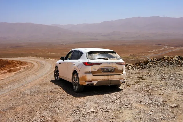 48 uur dwars door Marokko in een epic drive met de Mazda CX-60